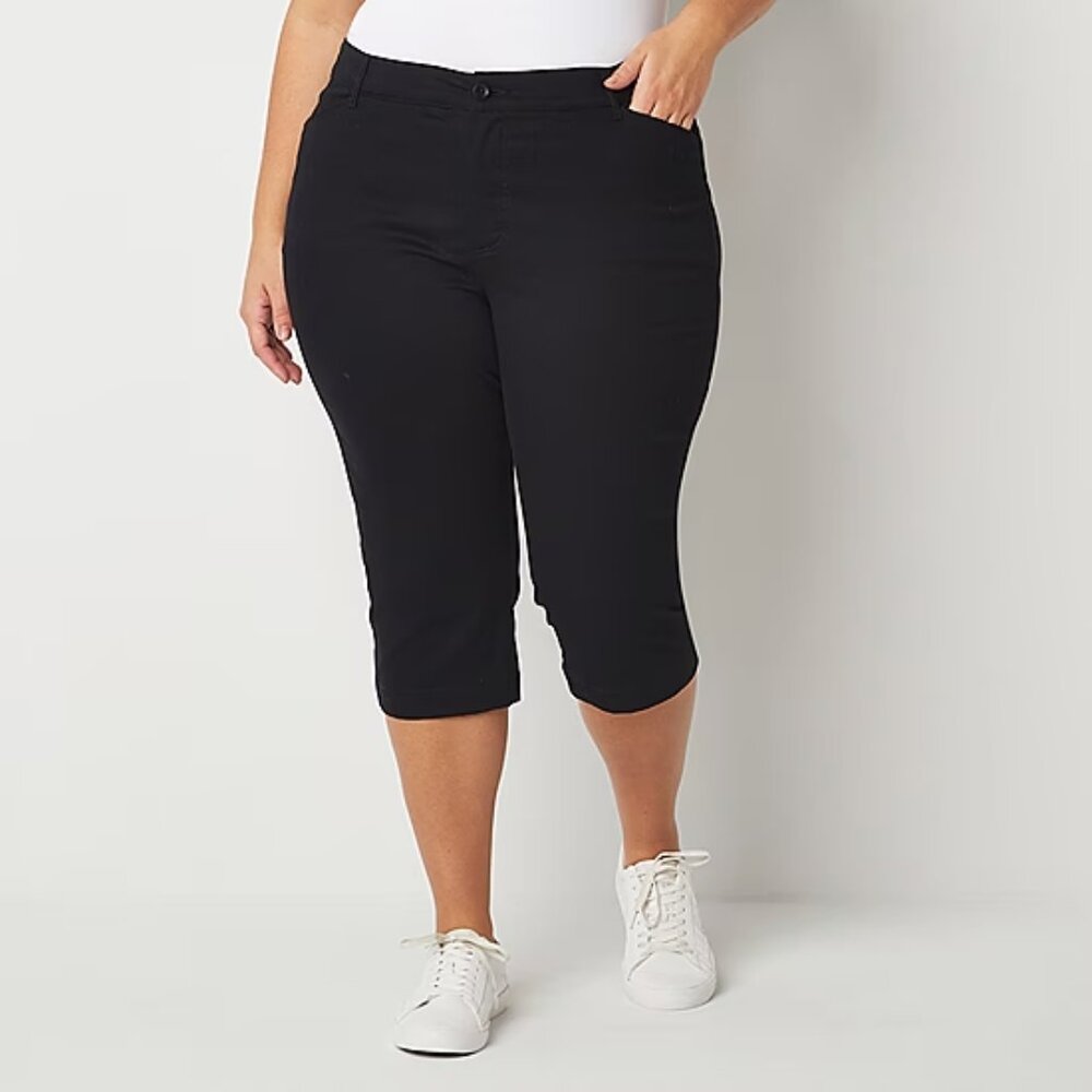 💥NWT💥 St. John's Bay Secretly Slender Mid Rise Plus Capris